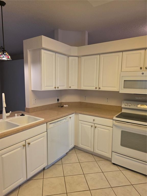 Image 18 of property listing at 2282 FENTON AVENUE, Clermont, FL 34711