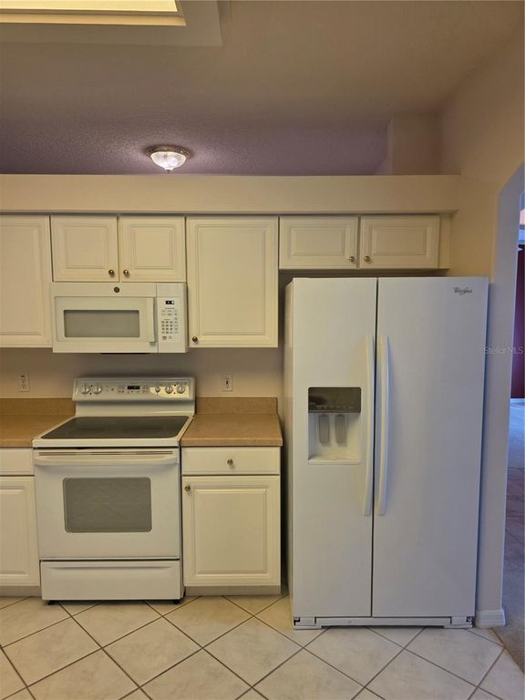 Image 19 of property listing at 2282 FENTON AVENUE, Clermont, FL 34711