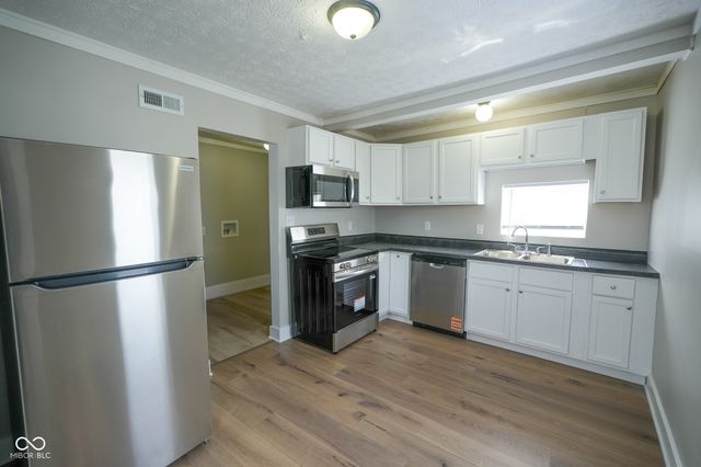 313 E 39th Street, Anderson, IN 46013