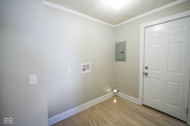 313 E 39th Street, Anderson, IN 46013