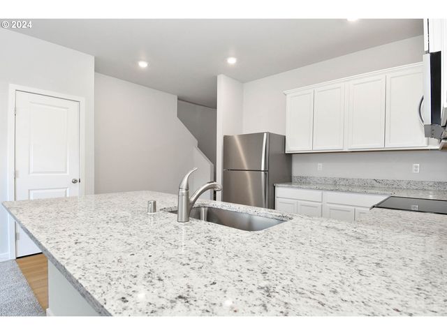 5919 Ne 70TH St, Vancouver, WA 98661