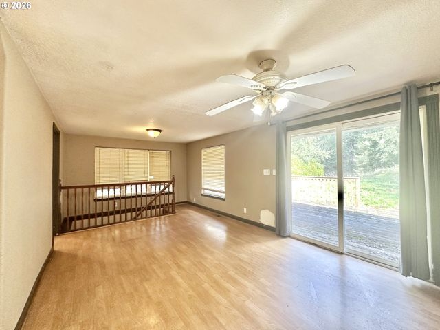 20125 Se FOSTER Rd, Damascus, OR 97089