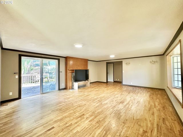 20125 Se FOSTER Rd, Damascus, OR 97089