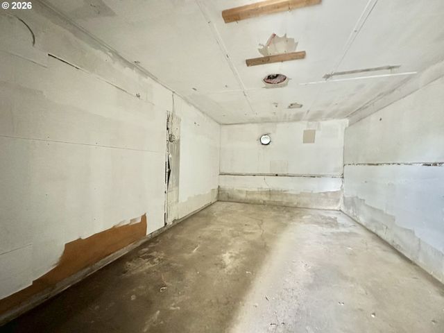 20125 Se FOSTER Rd, Damascus, OR 97089