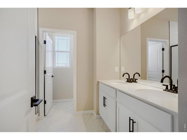 216 Sugar Beet Ln, Berthoud, CO 80513