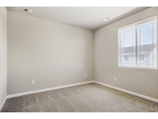 216 Sugar Beet Ln, Berthoud, CO 80513