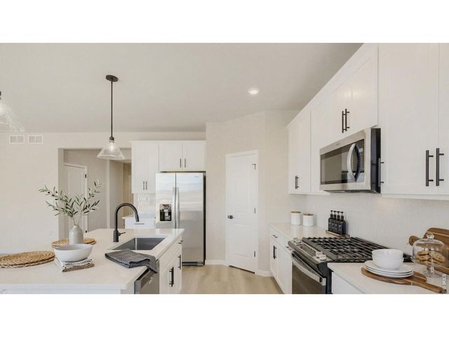 216 Sugar Beet Ln, Berthoud, CO 80513