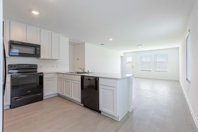 221 Poplar Place, Wilmer, TX 75141