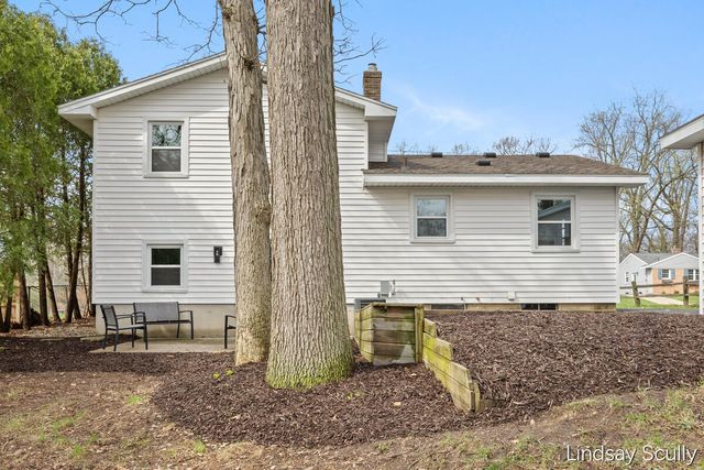 1510 Southlawn Drive SW, Wyoming, MI 49509