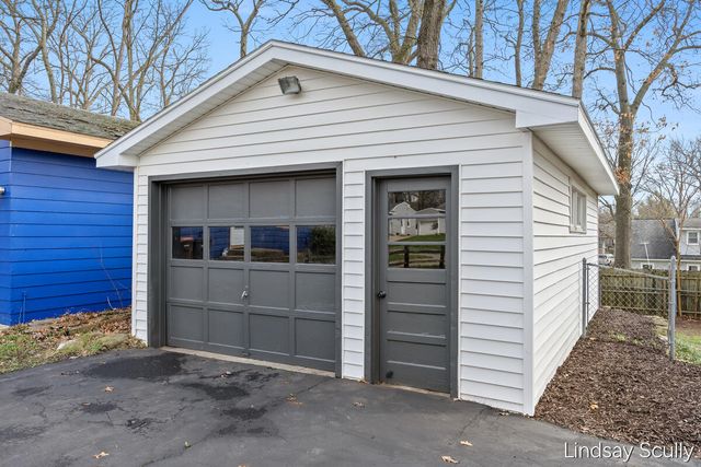 1510 Southlawn Drive SW, Wyoming, MI 49509