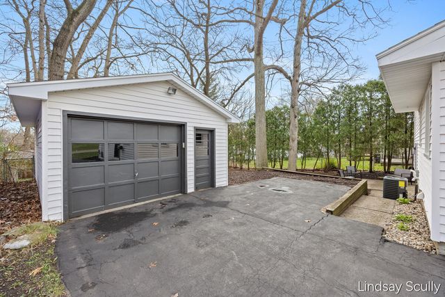 1510 Southlawn Drive SW, Wyoming, MI 49509