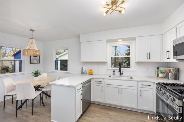 1510 Southlawn Drive SW, Wyoming, MI 49509