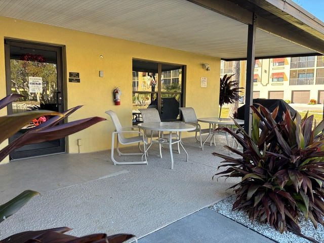 5817 PARK STREET N 406, St Petersburg, FL 33709