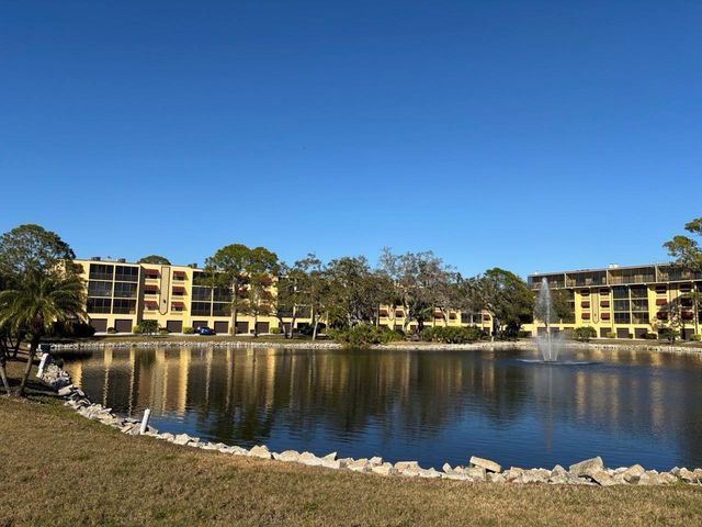 5817 PARK STREET N 406, St Petersburg, FL 33709