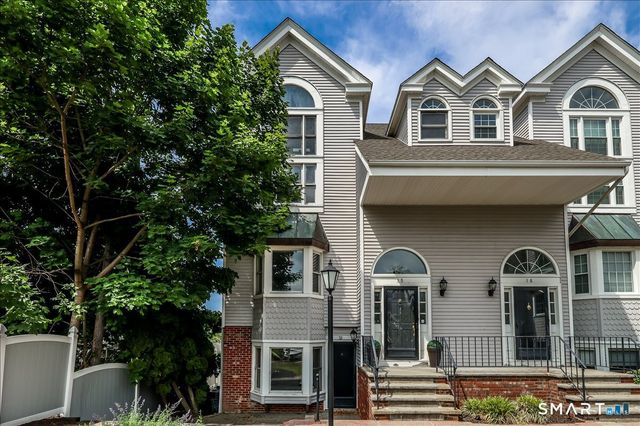 124-130 Deer Hill Avenue A20, Danbury, CT 06810
