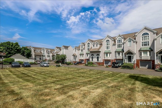 124-130 Deer Hill Avenue A20, Danbury, CT 06810