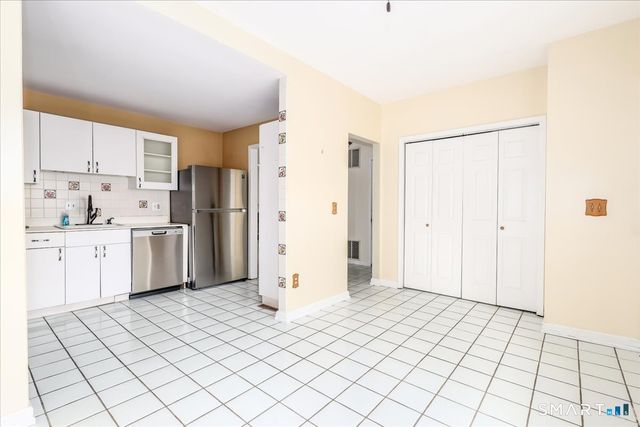 124-130 Deer Hill Avenue A20, Danbury, CT 06810