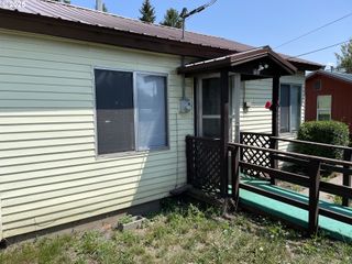 703 Y Ave, La Grande, OR 97850