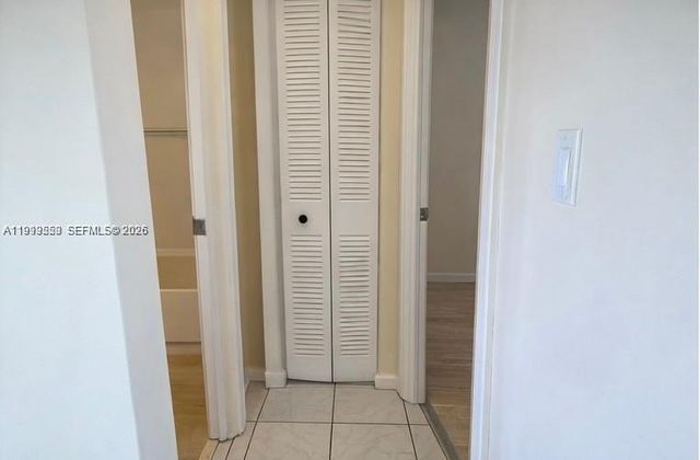 8901 Sunrise Lakes Boulevard 204, Sunrise, FL 33322