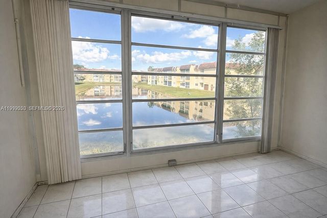 8901 Sunrise Lakes Boulevard 204, Sunrise, FL 33322