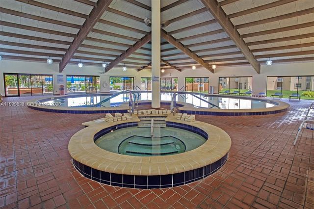 8901 Sunrise Lakes Boulevard 204, Sunrise, FL 33322