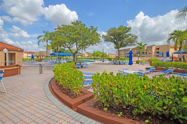 8901 Sunrise Lakes Boulevard 204, Sunrise, FL 33322