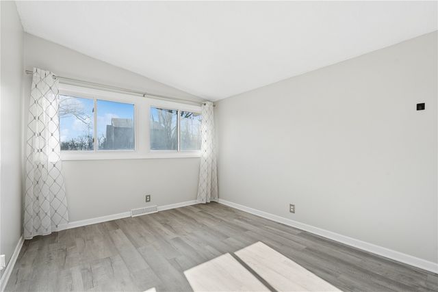 2533 Brookland Drive NE, Cedar Rapids, IA 52402