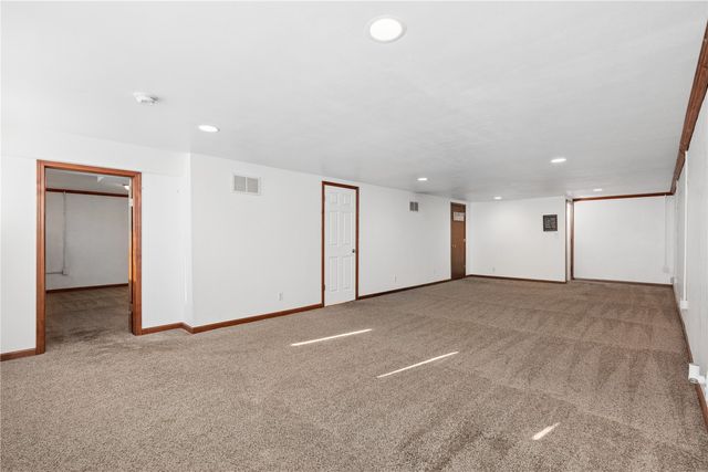 2533 Brookland Drive NE, Cedar Rapids, IA 52402