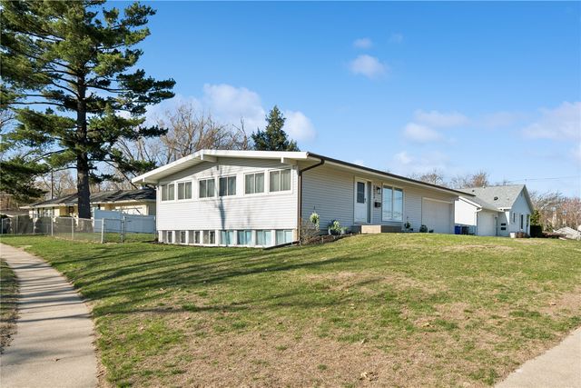 2533 Brookland Drive NE, Cedar Rapids, IA 52402