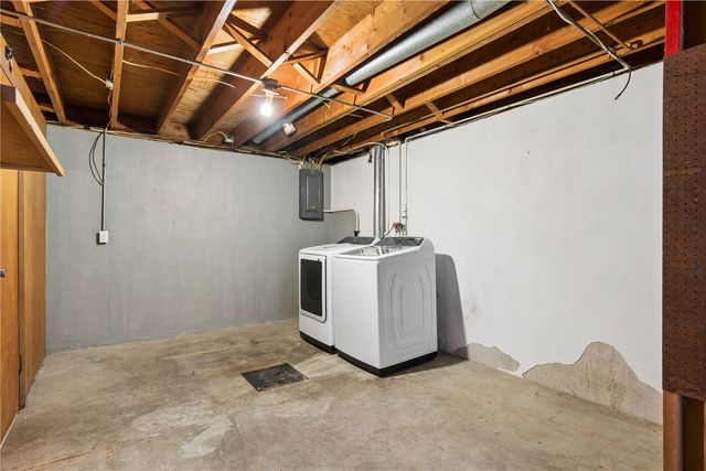 2533 Brookland Drive NE, Cedar Rapids, IA 52402
