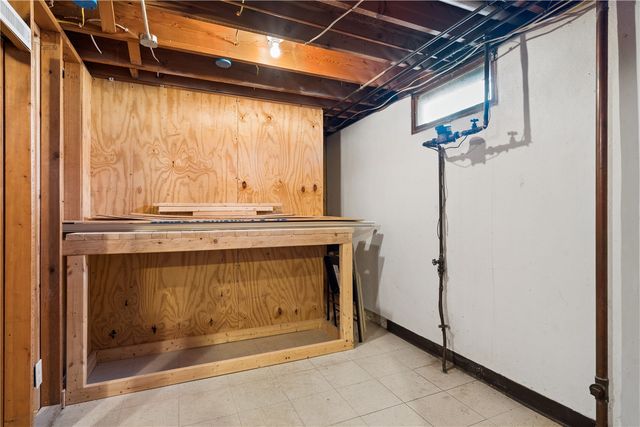 2533 Brookland Drive NE, Cedar Rapids, IA 52402