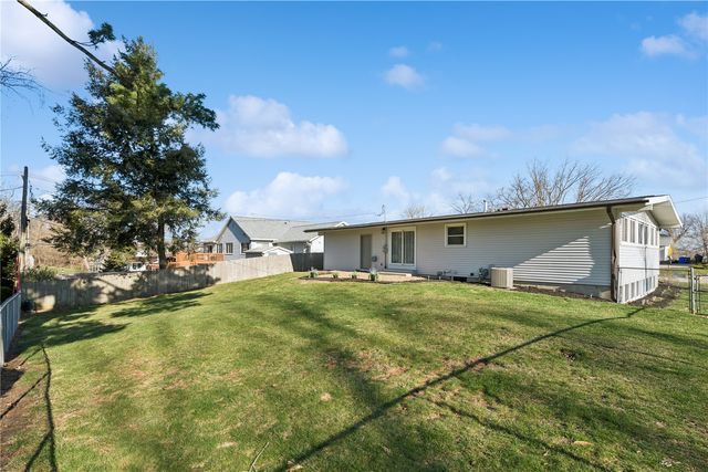 2533 Brookland Drive NE, Cedar Rapids, IA 52402