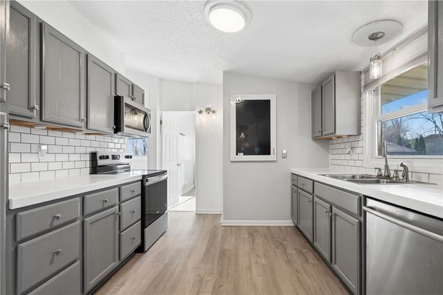 2533 Brookland Drive NE, Cedar Rapids, IA 52402