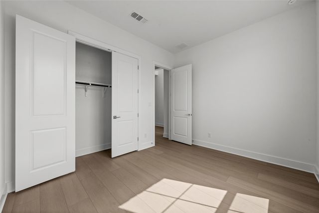 124 Ensberg LN, Liberty Hill, TX 78642