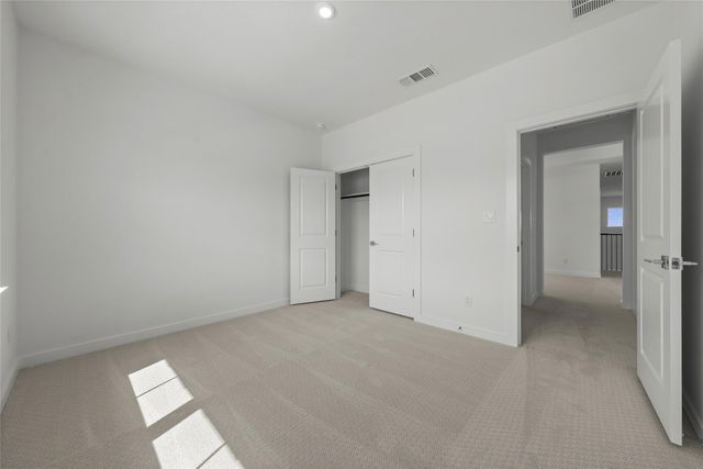 124 Ensberg LN, Liberty Hill, TX 78642