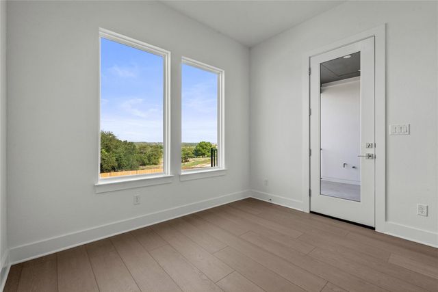 124 Ensberg LN, Liberty Hill, TX 78642