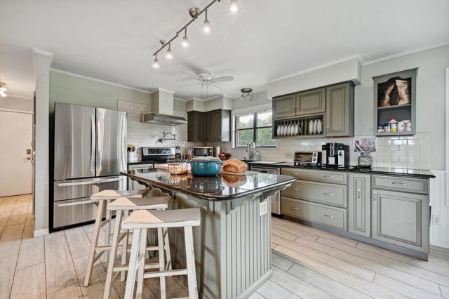 9209 Rock Way DR, Austin, TX 78736