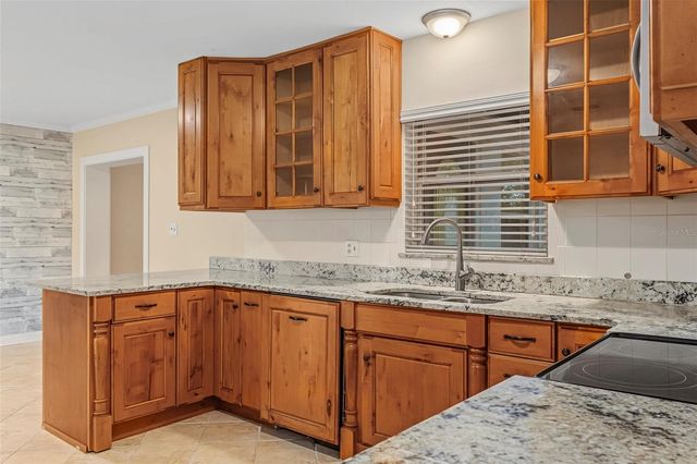 409 E GULLEY AVENUE, Oakland, FL 34760