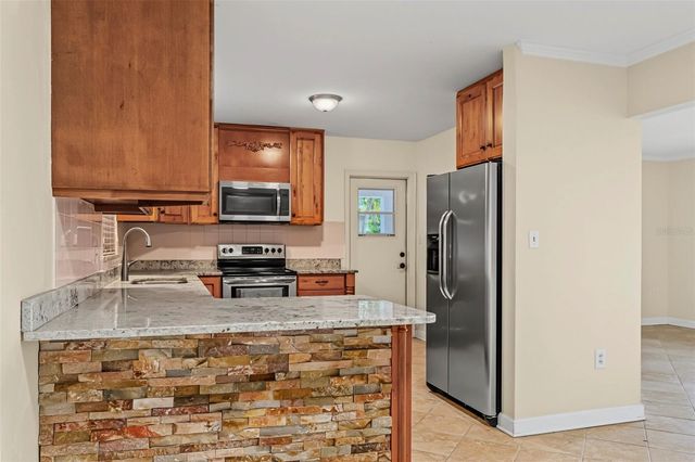 409 E GULLEY AVENUE, Oakland, FL 34760