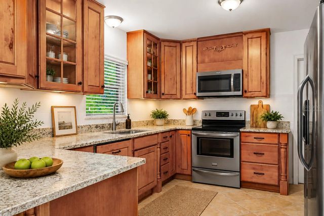 409 E GULLEY AVENUE, Oakland, FL 34760