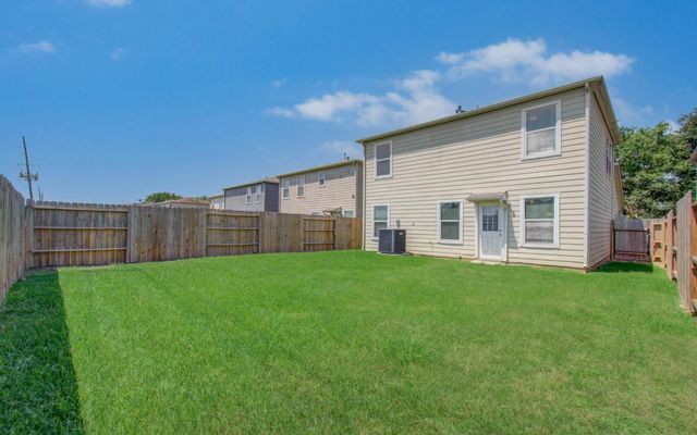 3407 Becker Glen Street, Fresno, TX 77545