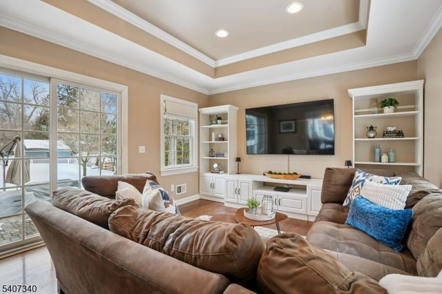 120 Center Ave, Chatham Boro, NJ 07928