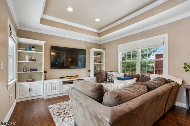 120 Center Ave, Chatham Boro, NJ 07928