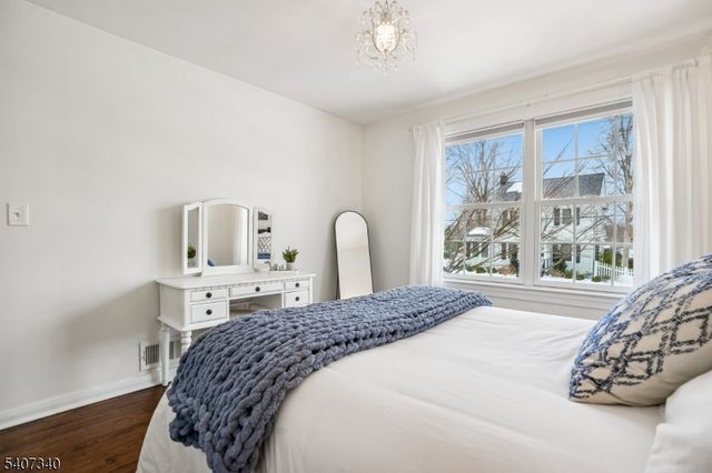 120 Center Ave, Chatham Boro, NJ 07928