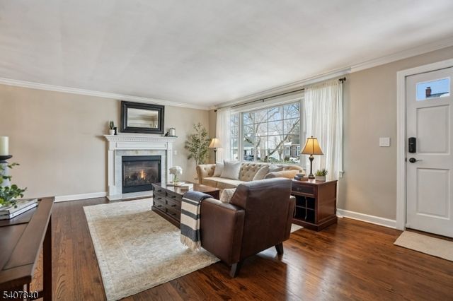 120 Center Ave, Chatham Boro, NJ 07928