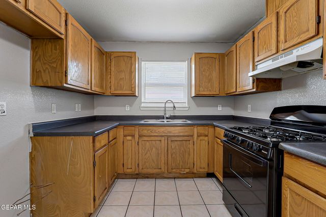 287 SUNSET HILLS Drive, El Paso, TX 79928