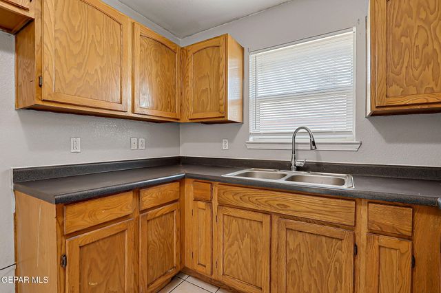 287 SUNSET HILLS Drive, El Paso, TX 79928