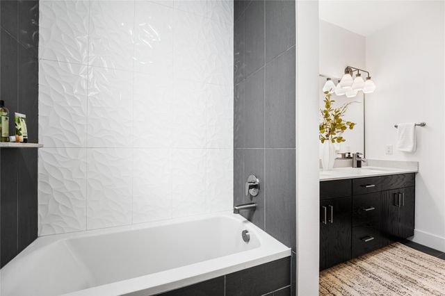 1615 E 7th ST 208, Austin, TX 78702