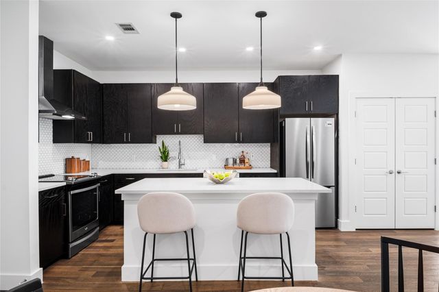 1615 E 7th ST 208, Austin, TX 78702