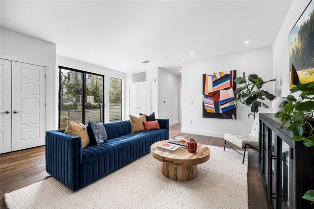 1615 E 7th ST 208, Austin, TX 78702